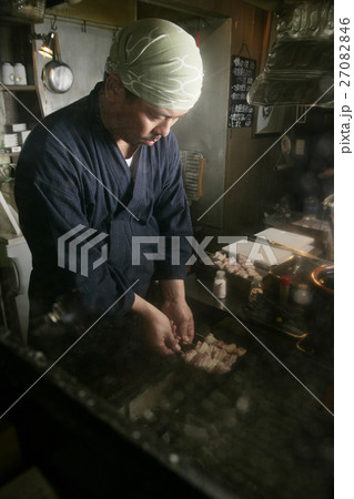 ガラス越しの料理人 ガラス越しの料理人 27082846