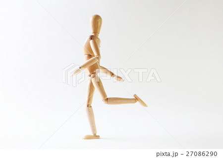 木製の人形 27086290