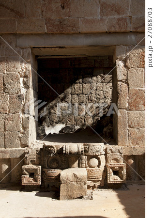 メキシコ　カバー遺跡　コズ・ポープ（仮面の宮殿） 27088703