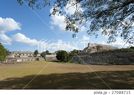 メキシコ　カバー遺跡　二層の宮殿 27088715