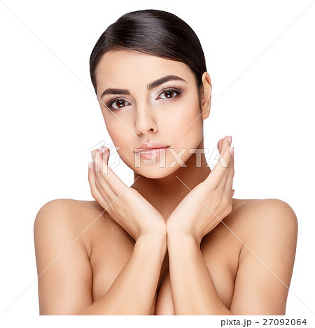 Young brunette woman with beautiful clean skin 27092064