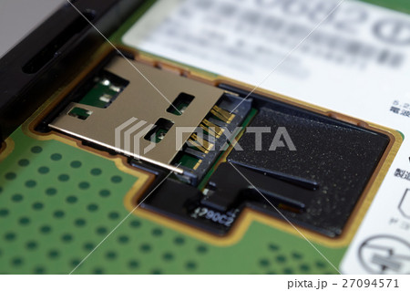 スマートフォンのmicroSIMカードスロット_2 スマートフォンのmicroSIMカードスロット_2 27094571