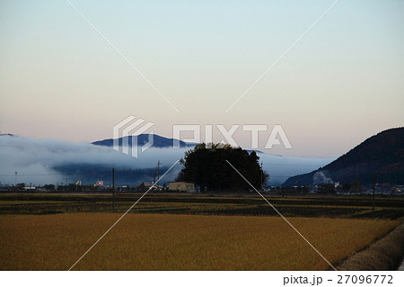 秋の農村 27096772