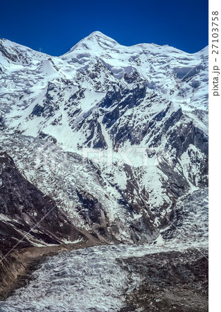 Massive glacier Massive glacier 27103758