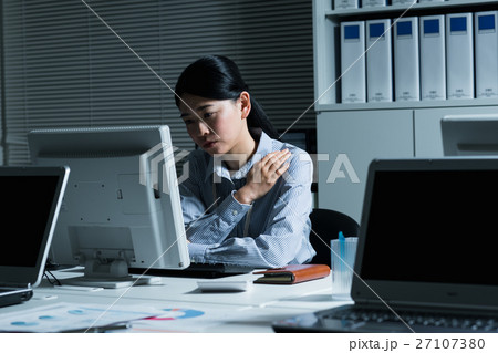 ブラック企業 27107380