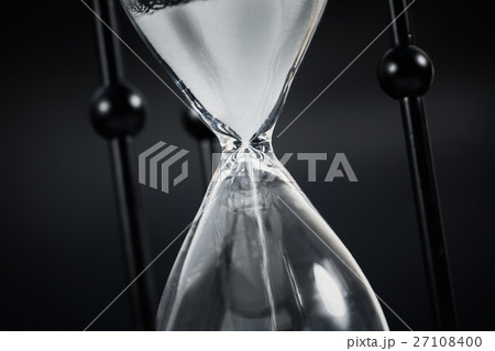 Hourglass with white sand Hourglass with white sand 27108400