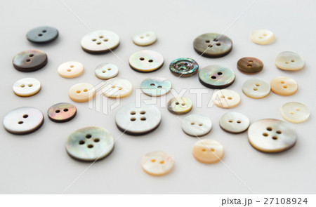 ボタン　アコヤガイ　素材 27108924