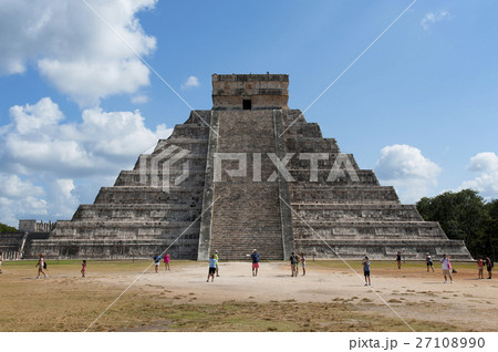 メキシコ チチェン・イッツァ遺跡 エルカスティージョ(ククルカン神殿) メキシコ チチェン・イッツァ遺跡 エルカスティージョ(ククルカン神殿) 27108990