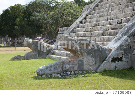 メキシコ チチェン・イッツァ遺跡 エルカスティージョ(ククルカン神殿) メキシコ チチェン・イッツァ遺跡 エルカスティージョ(ククルカン神殿) 27109008
