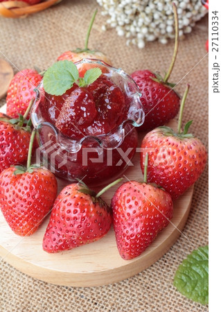 Fresh strawberries red at delicious and jam. 27110334