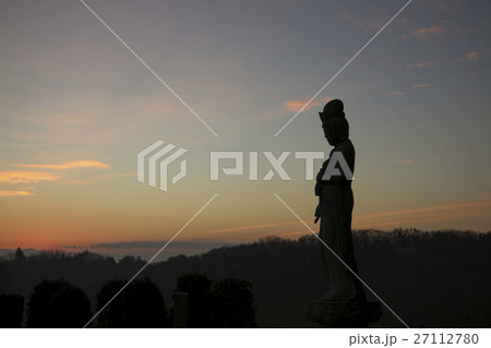 夜明けの観音像 27112780