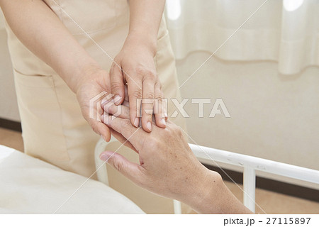 医療　病院　介護　医者　介護師　ナース　イメージシーン 27115897