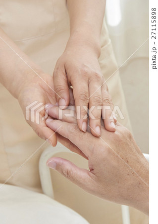 医療　病院　介護　医者　介護師　ナース　イメージシーン 27115898