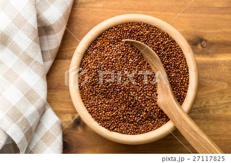 Red quinoa seeds. 27117825