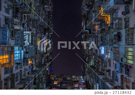 【香港夜景】 香港 鰂魚涌　香港的モンスタービル 27118432