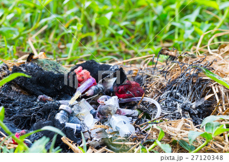 Infectious waste is burned in the environment.. Infectious waste is burned in the environment.. 27120348