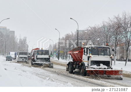 special vehicles , shoveling snow special vehicles , shoveling snow 27121087