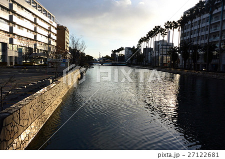 高知市を流れる江の口川 高知市を流れる江の口川 27122681