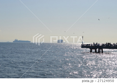 横浜港、本牧埠頭海釣り公園 27124950