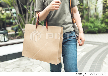 買い物イメージ/撮影協力：TENOHA DAIKANYAMA 27126572