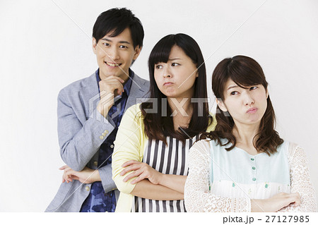 女性　男性　人物　男女　友達　 27127985