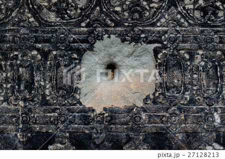 アンコール・ワットに残るカンボジア内戦時の弾痕 27128213