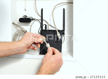 Connecting wi-fi router to the Internet. Connecting wi-fi router to the Internet. 27135515