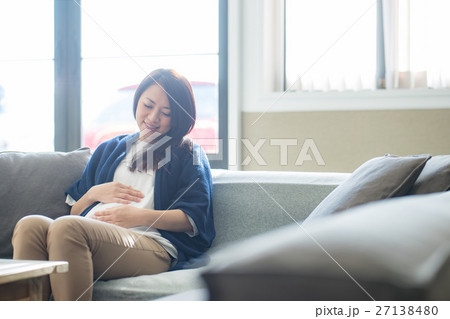 女性・妊婦・妊娠 27138480