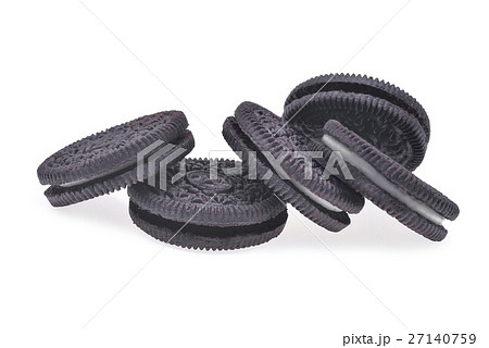 sandwich chocolate cookies with cream isolated sandwich chocolate cookies with cream isolated 27140759