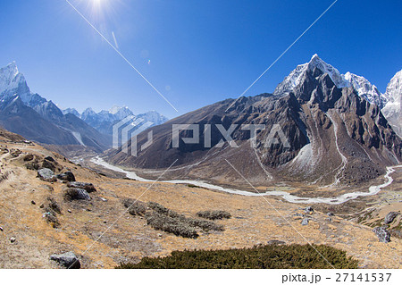 mountain landscape on the way to everest base camp mountain landscape on the way to everest base camp 27141537