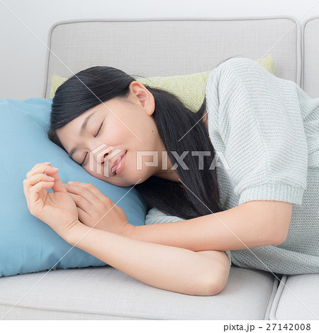 女性 女性 27142008