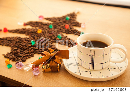 Christmas tree made from coffee beans and espresso 27142803