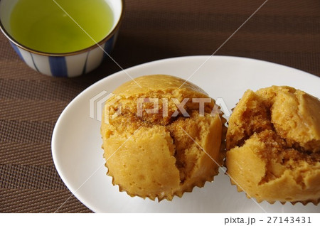 黒糖入り蒸しパンとお茶 27143431