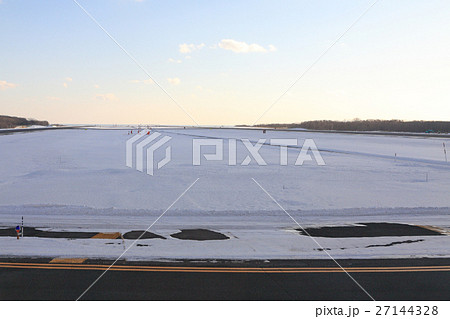 冬の釧路空港 27144328