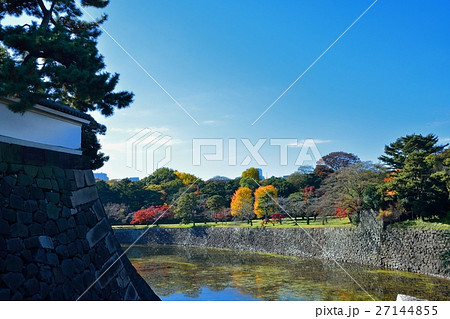 皇居北桔橋門から見た紅葉風景 皇居北桔橋門から見た紅葉風景 27144855