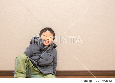 冬イメージの男の子 27145648
