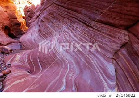 Slot canyon 27145922