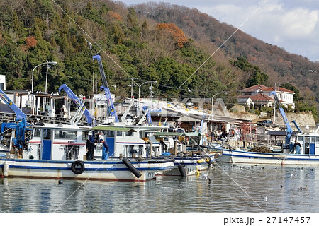 坂越 牡蠣の水揚げ作業風景 坂越 牡蠣の水揚げ作業風景 27147457