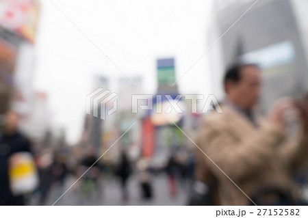 渋谷スクランブル交差点　人   ボケ 27152582