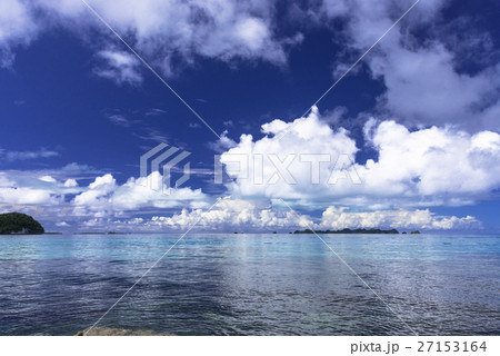 ロック・アイランドのサンゴ礁の海 27153164