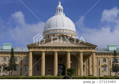 パラオの首都機能を集めた建物 27153465