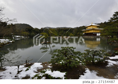 金閣寺（鹿苑寺）舎利殿と鏡湖池 27154487