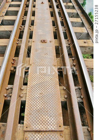 タイ国カンチャナブリーのタム・クラセー桟道橋（アルヒル桟道橋） 27155238