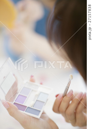 メイクアップシーン 27157838