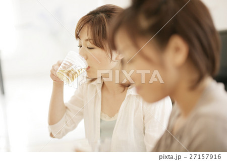 リラックスシーン 27157916