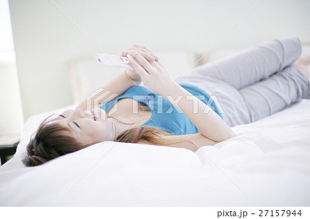 携帯電話シーン 27157944