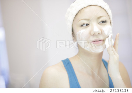 洗顔シーン 27158133