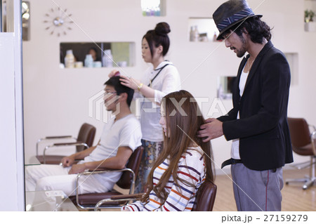 美容室シーン 27159279