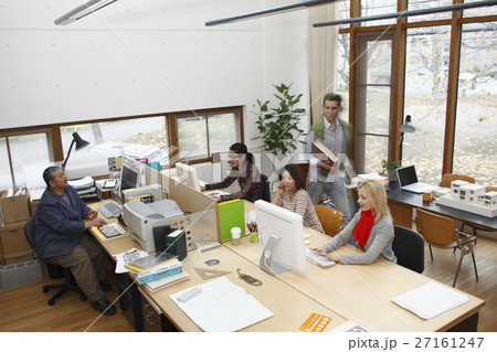 オフィスシーン オフィスシーン 27161247