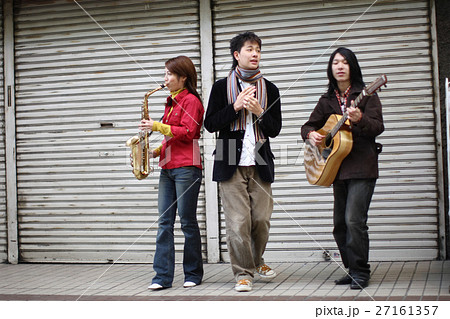 ストリートミュージシャン 27161357